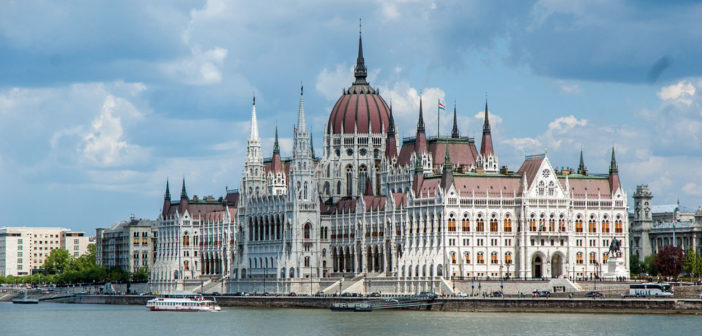 Destination Abroad: Budapest - November 2017 - Issue 269