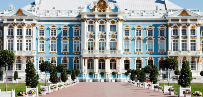 Destination Abroad: St Petersburg - December 2018 - Issue 282