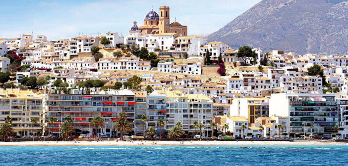 Destination Abroad: Altea - April 2019 - Issue 286