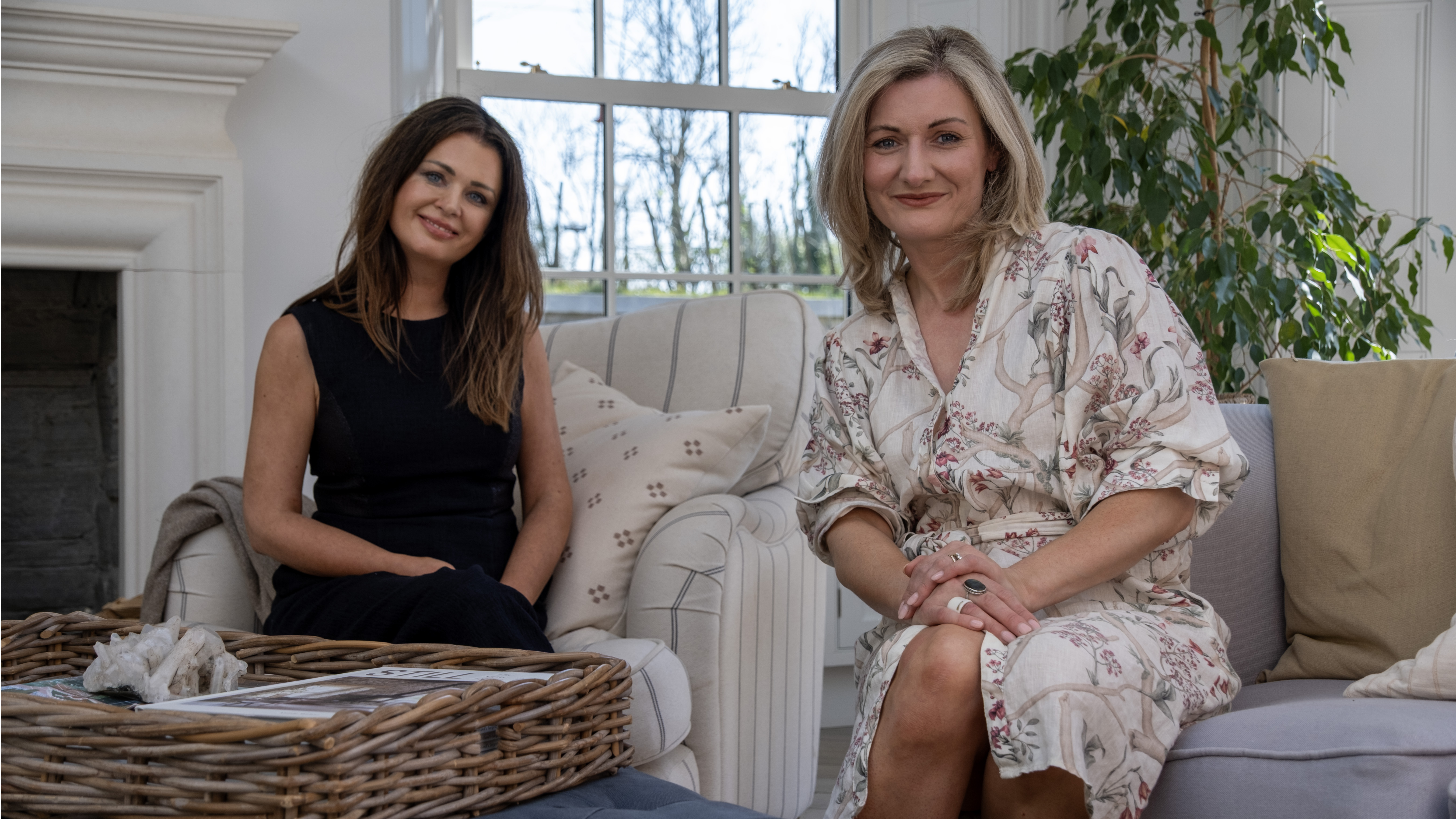 When Helen Wright set up a social media account to document her family’s new build home, little did she know it would end up sparking a whole new business venture and seasons’ market. In this episode, our host Sara Austin interviews Helen Wright, founder of Cohen & Co Seasonal Markets and Interior Design, in her home. Take a peak inside, discover how she curates the most beautiful markets with the collaboration of makers from all over Ireland, and her experience filming for BBC’s House of the Year 2025.